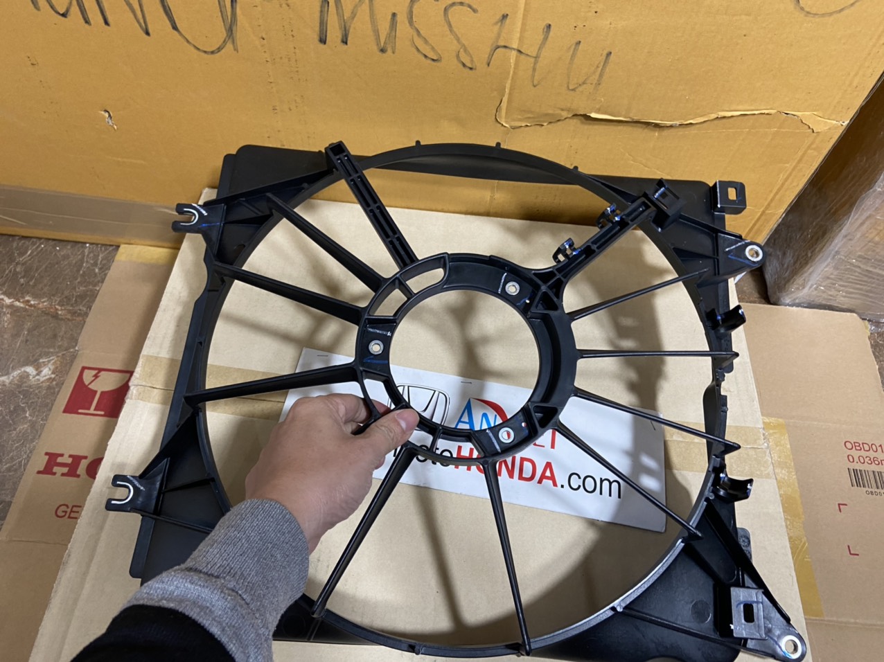 Lồng quạt làm mát dàn nóng xe Honda CRV 2018-2022